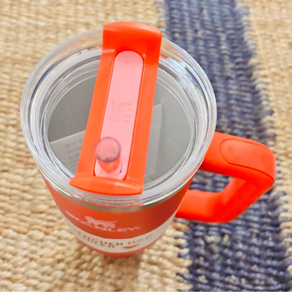 Stanley Target Valentine Red Insulated Mug 40 oz - Picture 4 of 5